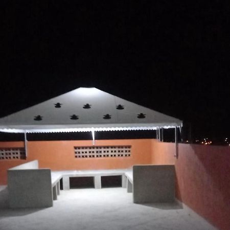 Karaz Homestay Grand Appartement Avec Rooftop Monte Arrouit Bagian luar foto