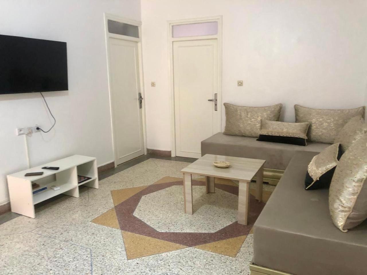 Karaz Homestay Grand Appartement Avec Rooftop Monte Arrouit Bagian luar foto