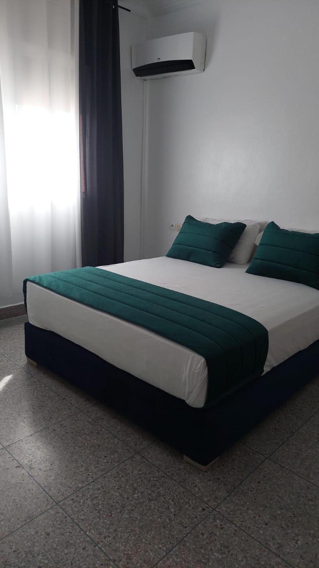 Karaz Homestay Grand Appartement Avec Rooftop Monte Arrouit Bagian luar foto
